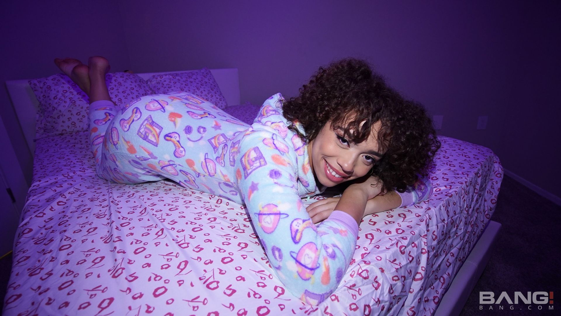 Willow Ryder Is Down For A Dirty Slumber Party