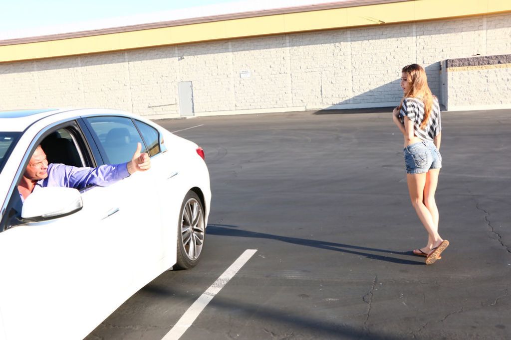 Crazed Modeling Agent Suckers Hot Teen into Sex