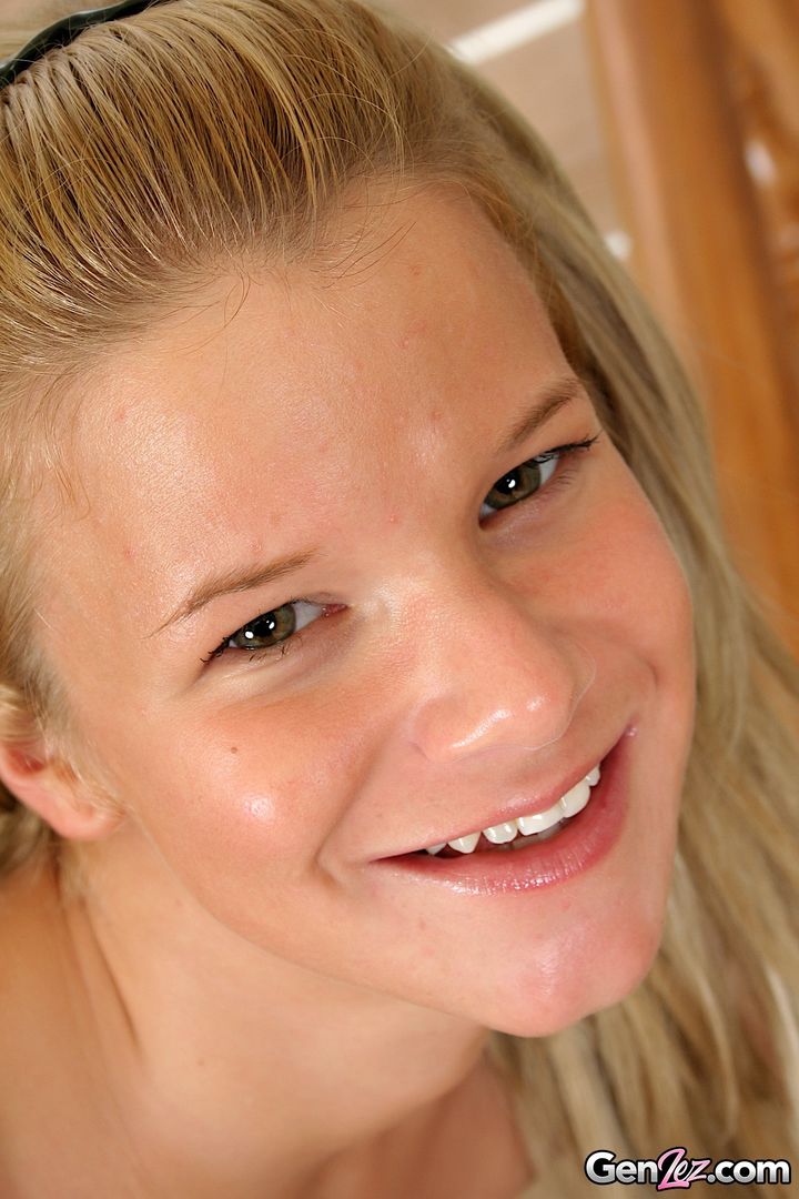 Blonde On Blonde Pussy Delight