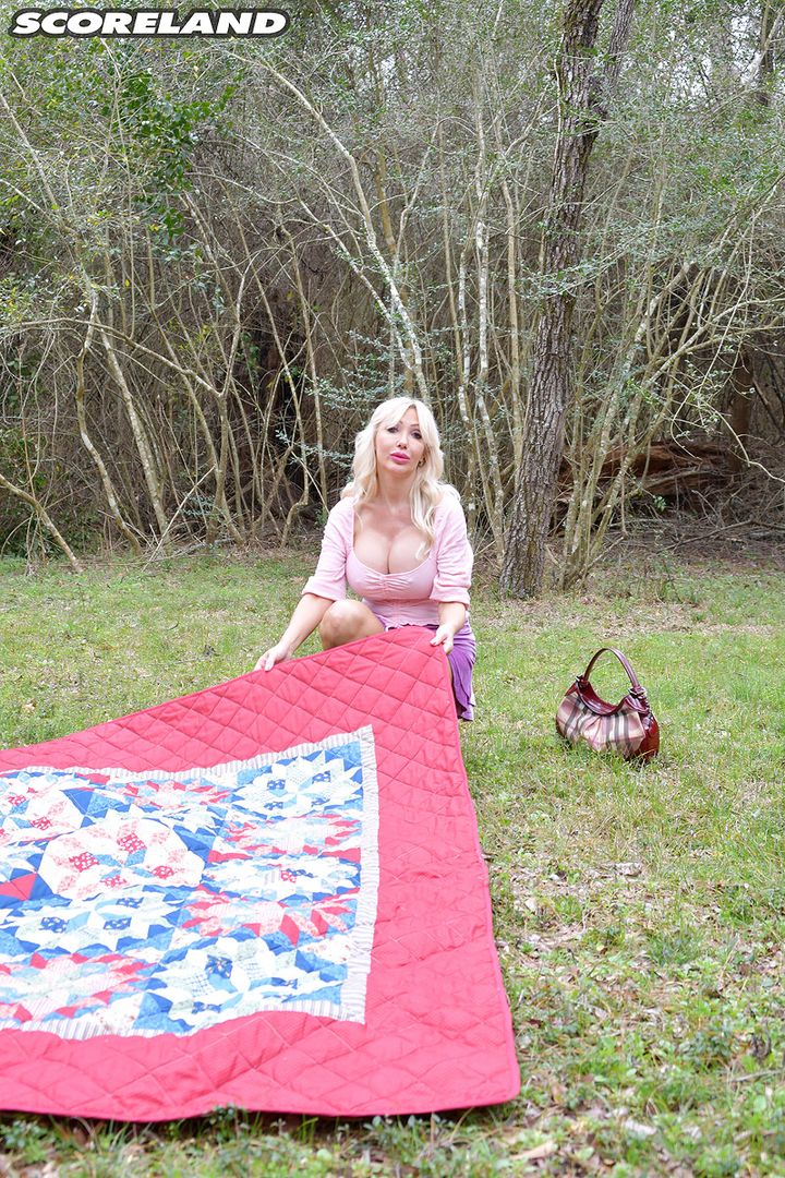 Victoria Lobov: The Peeper In The Woods