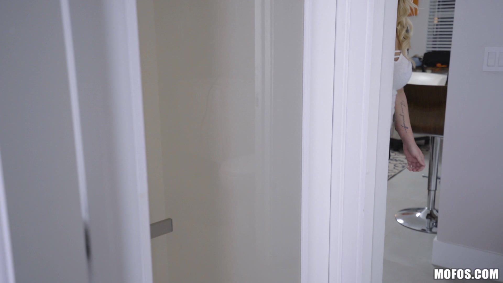 Roommate Dildo Training