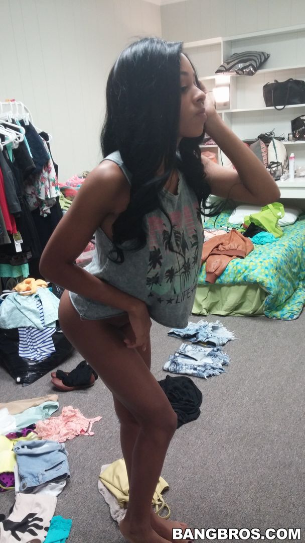 Mocha Skinned Cutie Interracial Fucking