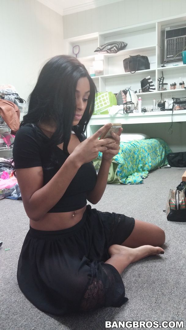 Mocha Skinned Cutie Interracial Fucking