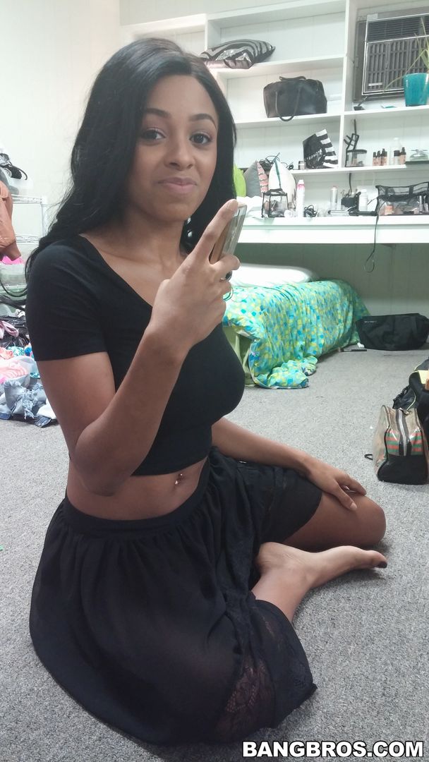 Mocha Skinned Cutie Interracial Fucking