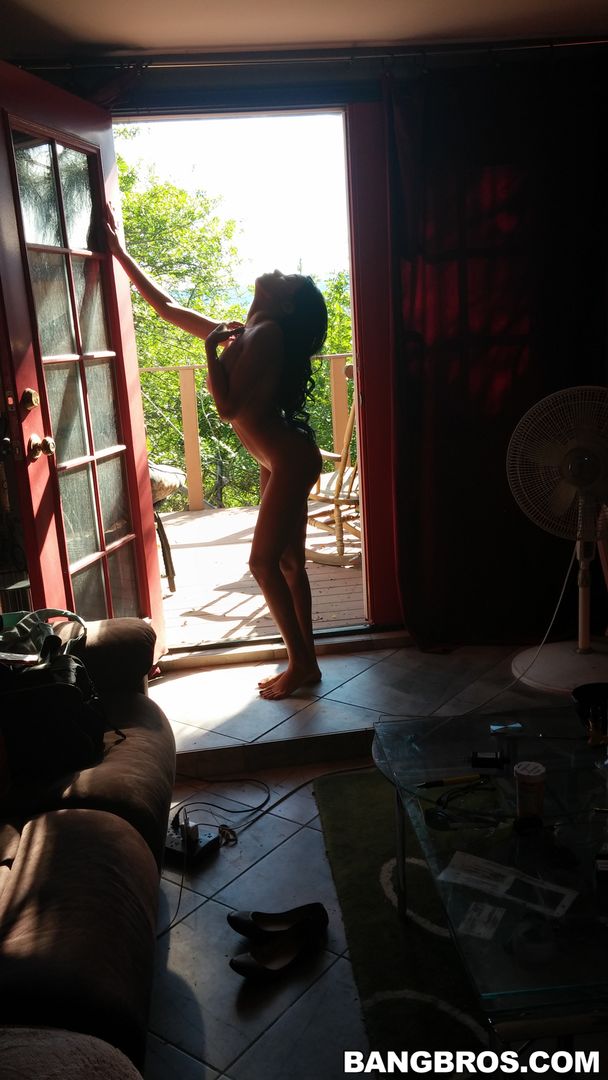Mocha Skinned Cutie Interracial Fucking