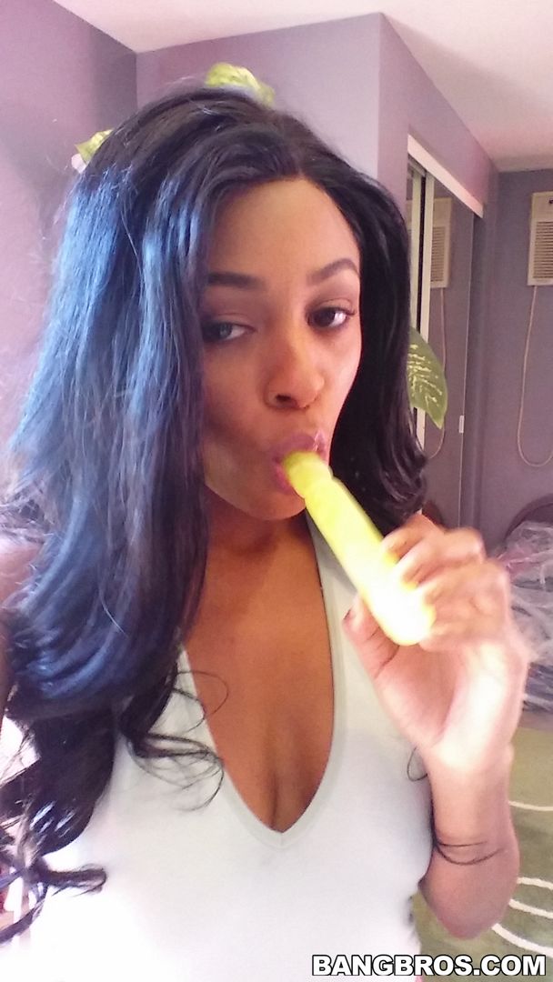 Mocha Skinned Cutie Interracial Fucking