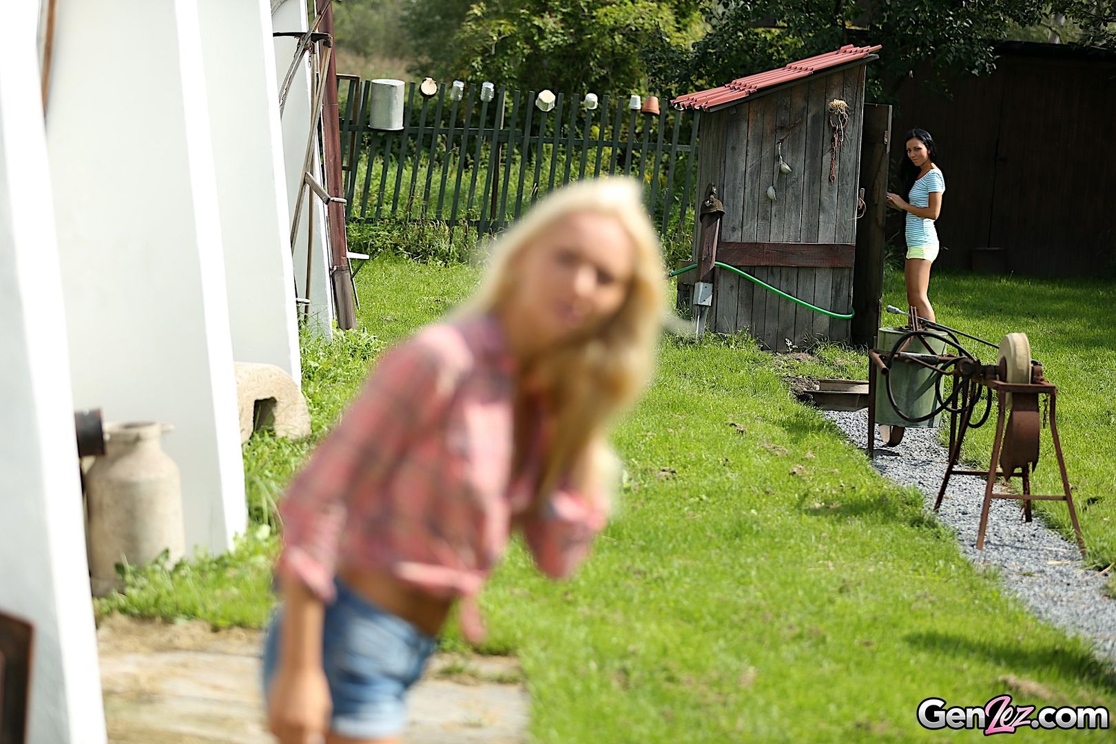 Bailey And Victoria Eat Pussy Alfresco