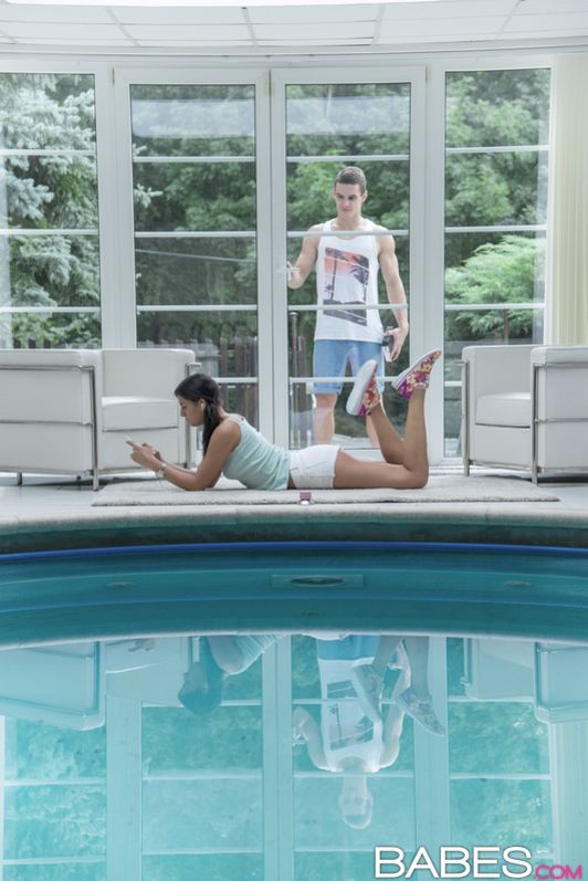Peeping Tom 5
