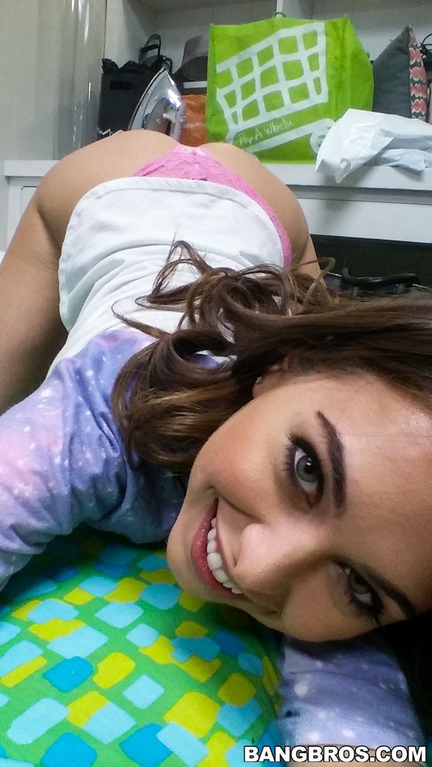 Petite Riley Reid loves big black dick