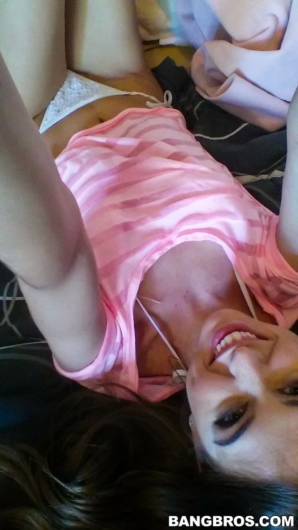Petite Riley Reid loves big black dick