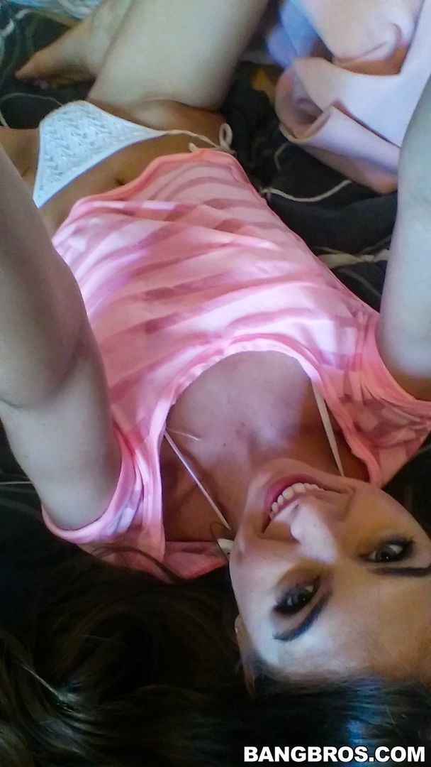 Petite Riley Reid loves big black dick