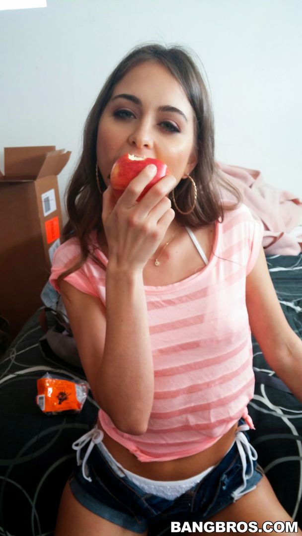 Petite Riley Reid loves big black dick
