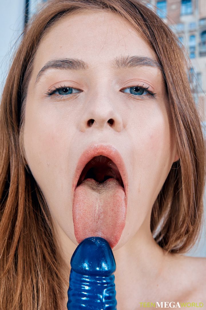 Reading with a dildo in her pussy