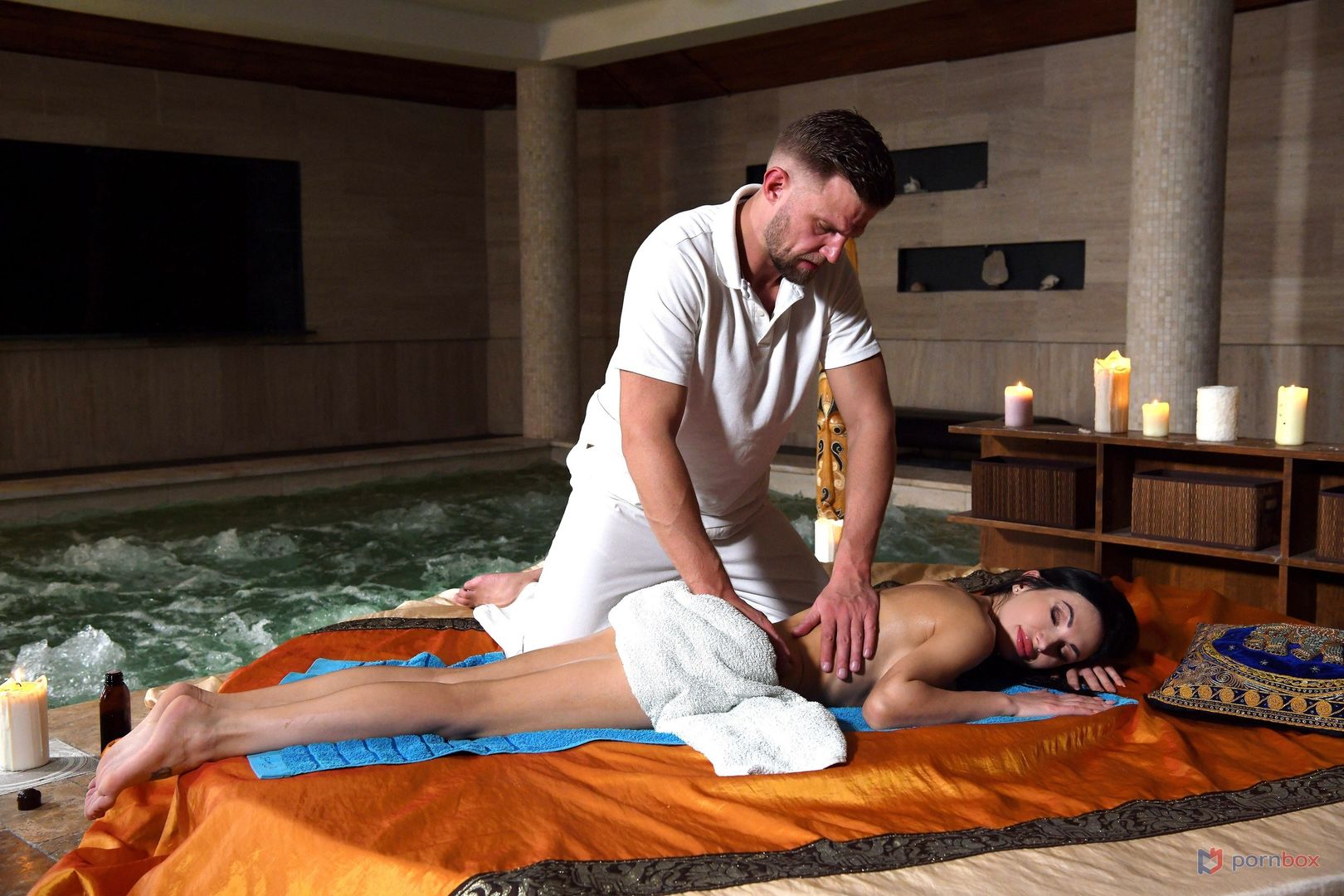 Young Stud Masseuse Slams Horny MILF Sasha Rose in All Her Holes GP2305