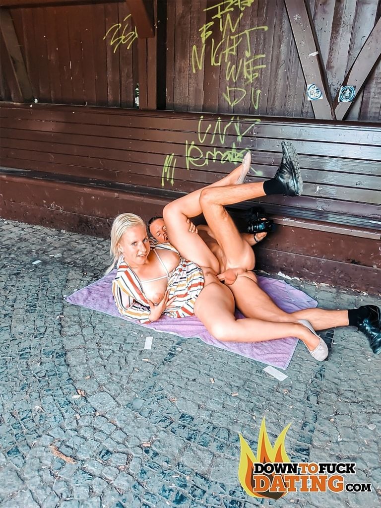Jana Schwartz: Swipe Right To Fuck