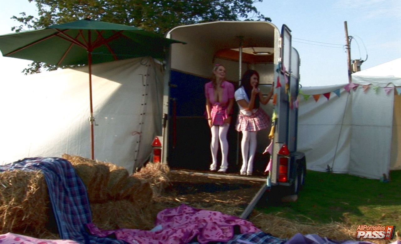 Eva trailer 4some HDV30672 4K