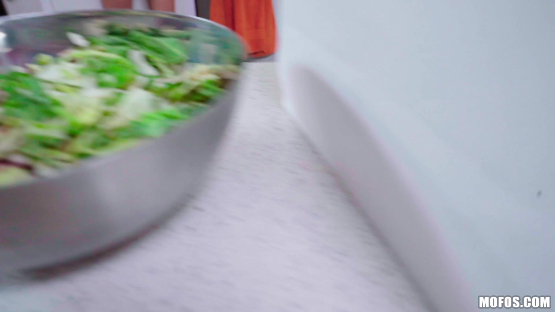 Kali Roses Has Dick for Dinner