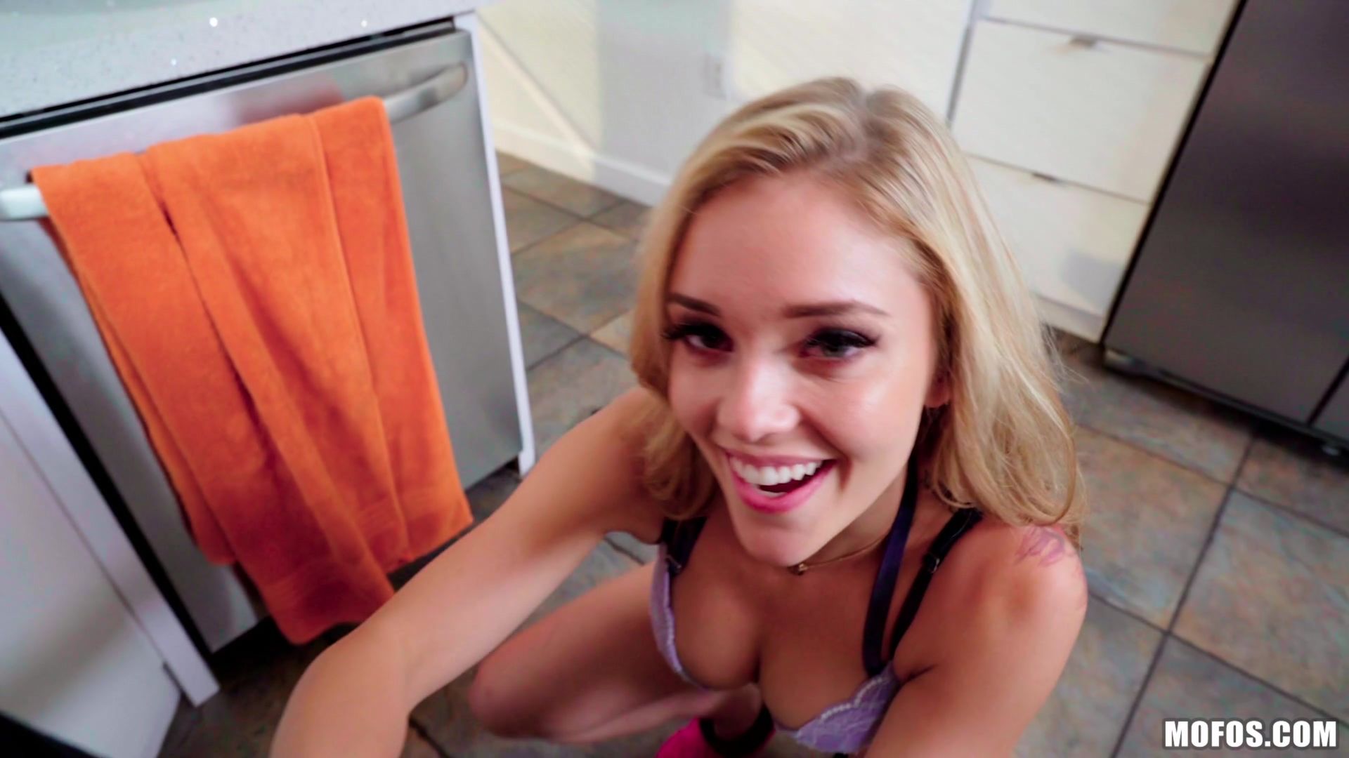 Kali Roses Has Dick for Dinner