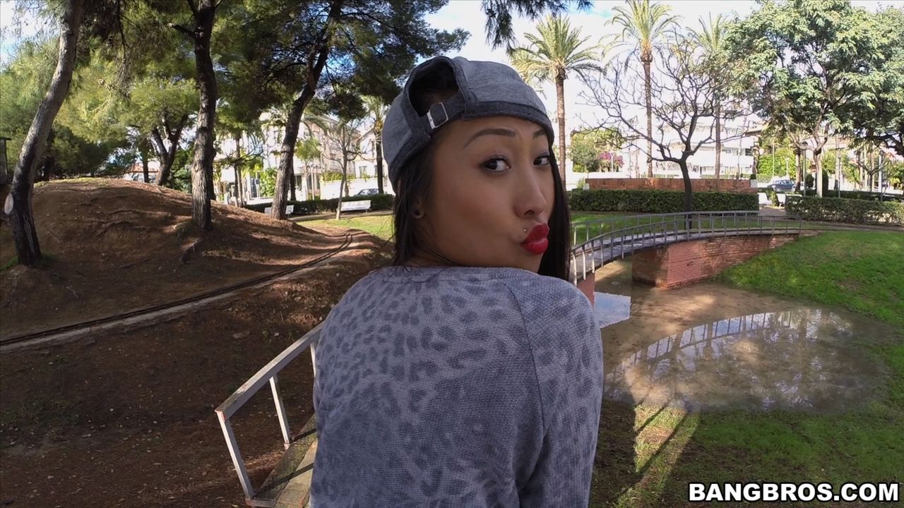 She takes a dick up her ass in public