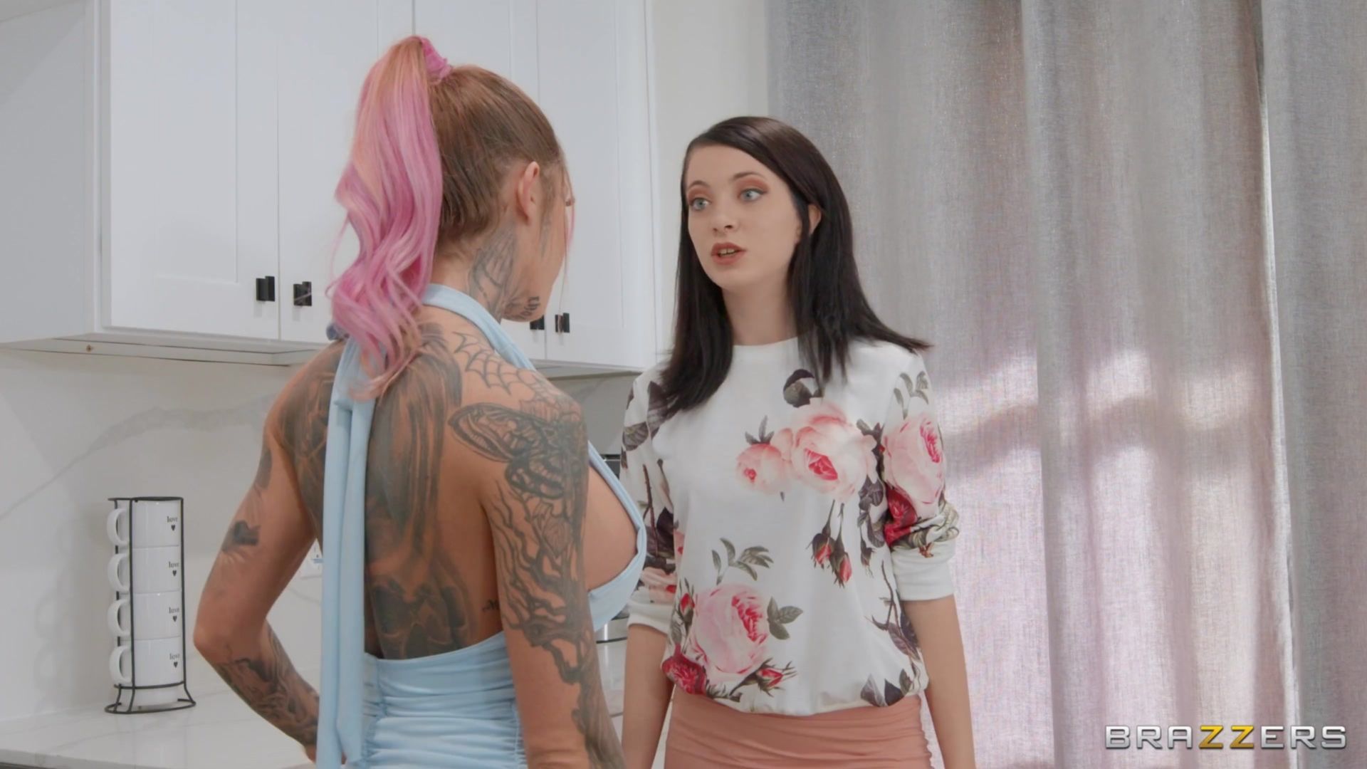 Smoking Hot Mirrors, And Threesomes!