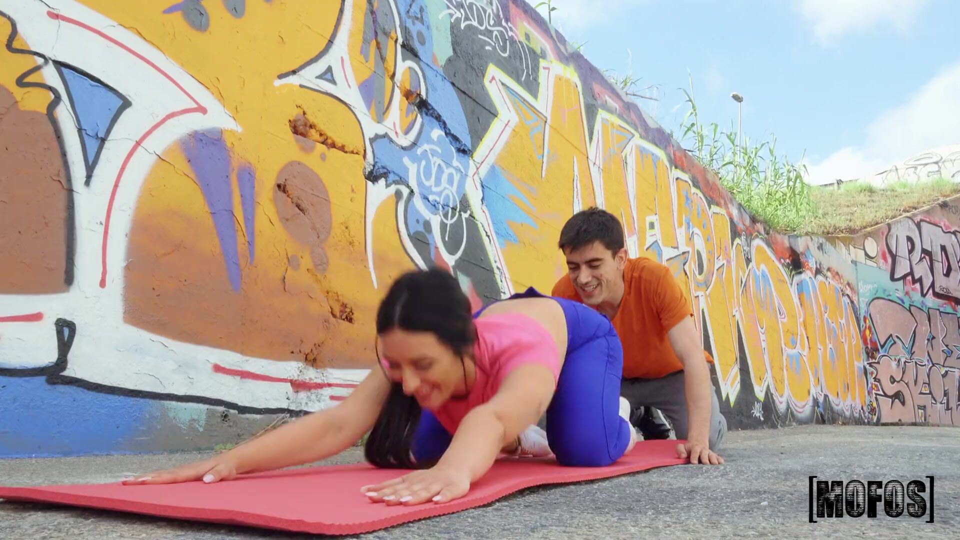 The Ripped Yoga Pants Stretch