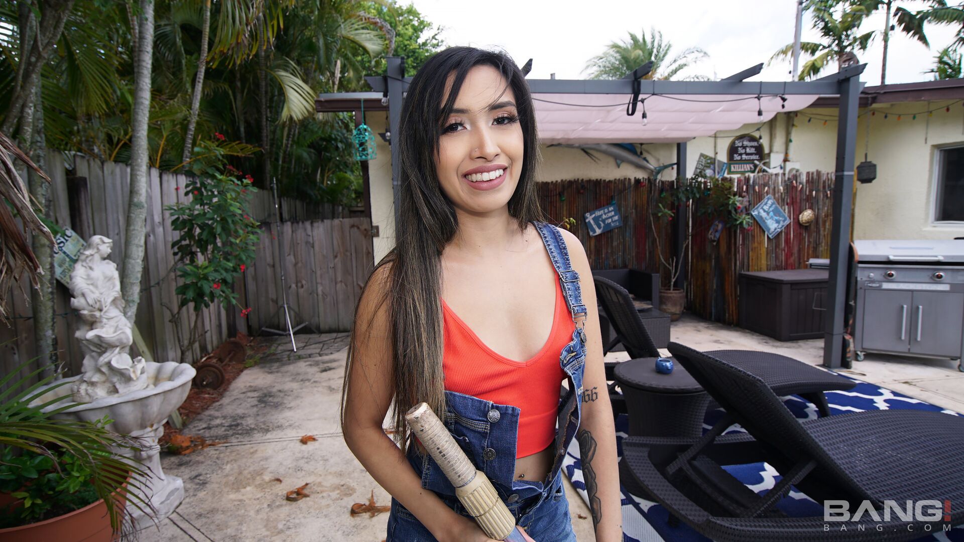 Paulina Ruiz Will Suck Your Dick To Clean Your Pool