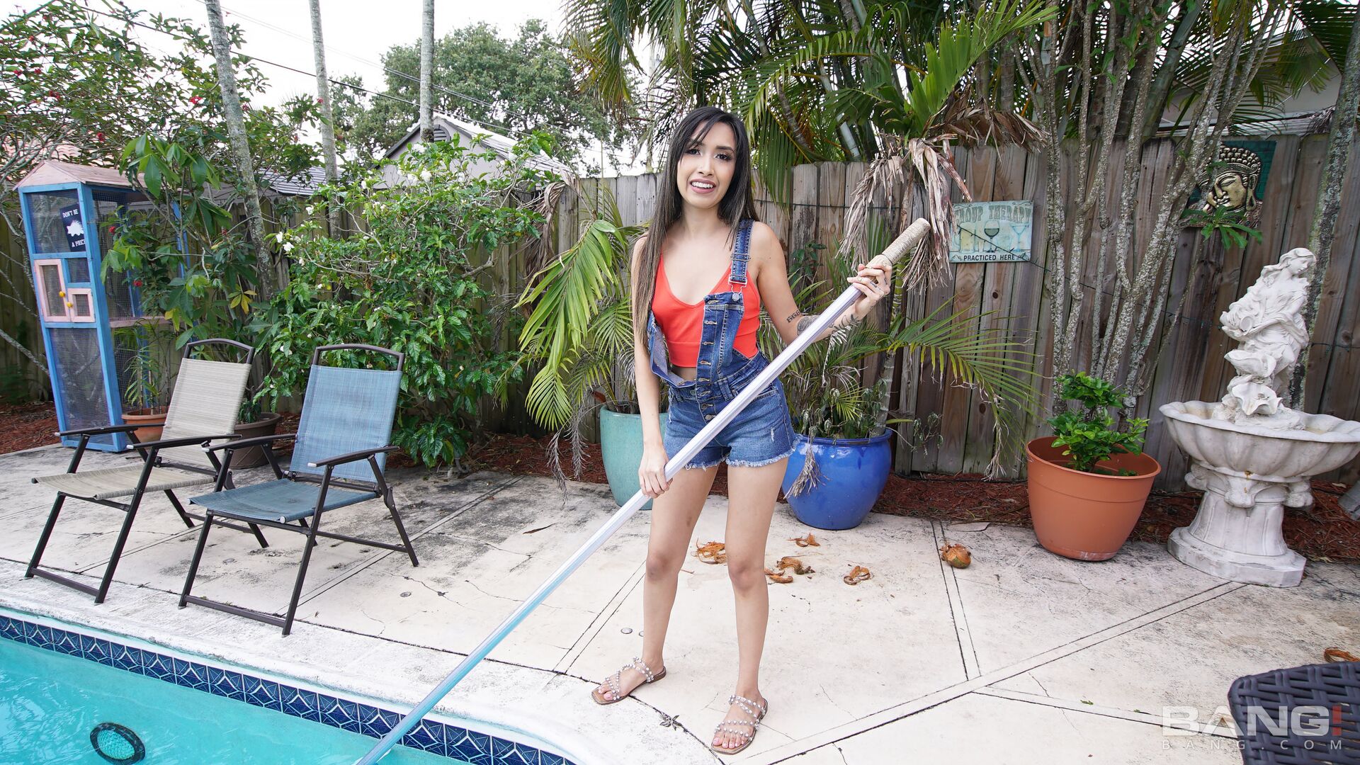 Paulina Ruiz Will Suck Your Dick To Clean Your Pool