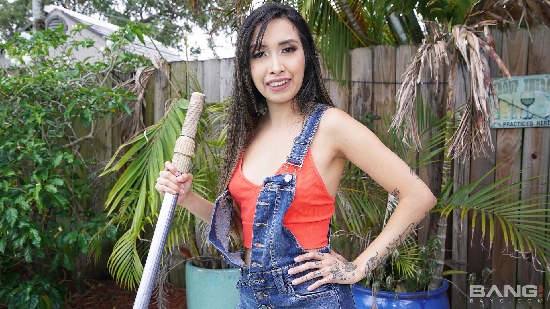 Paulina Ruiz Will Suck Your Dick To Clean Your Pool