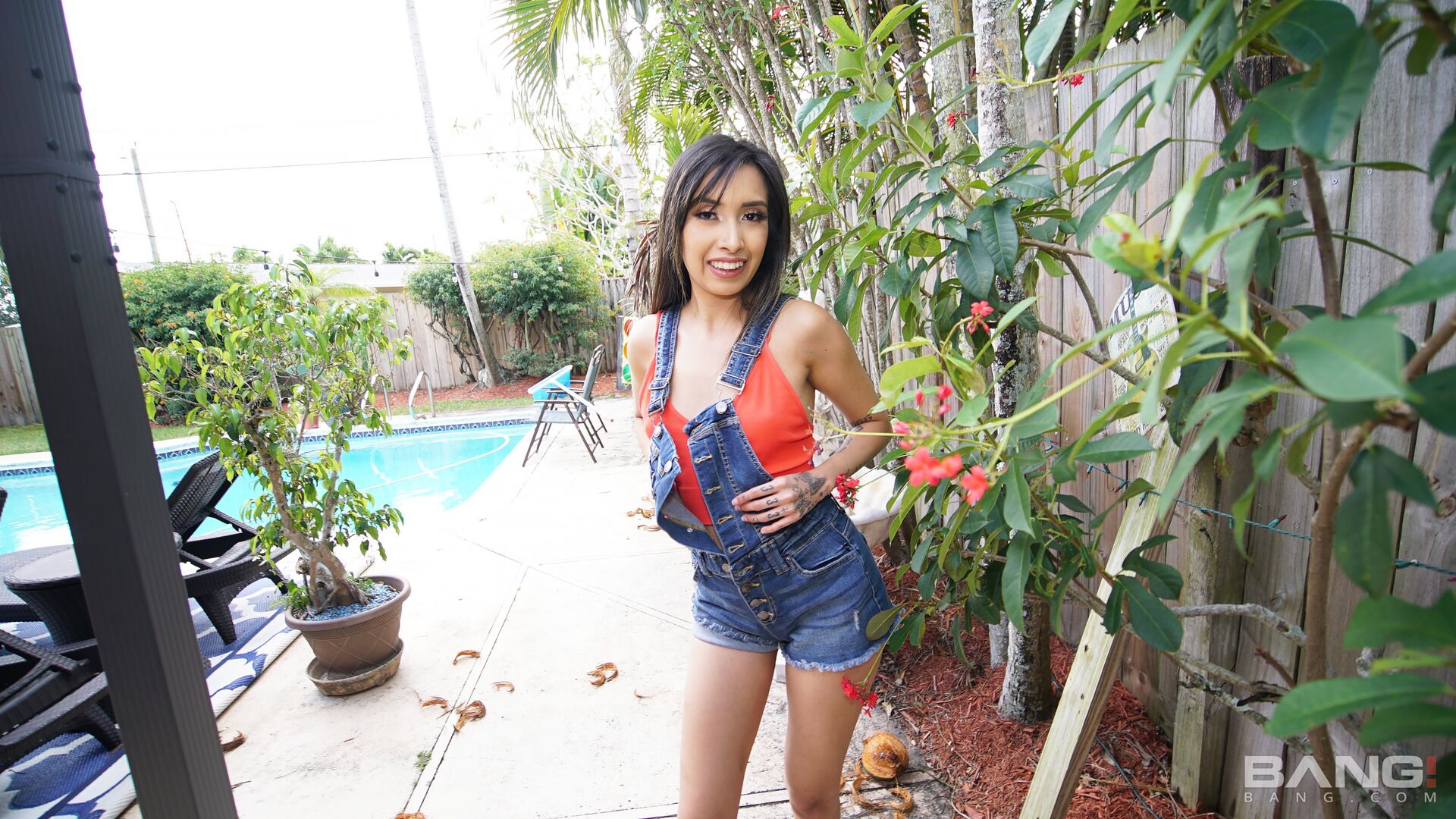 Paulina Ruiz Will Suck Your Dick To Clean Your Pool