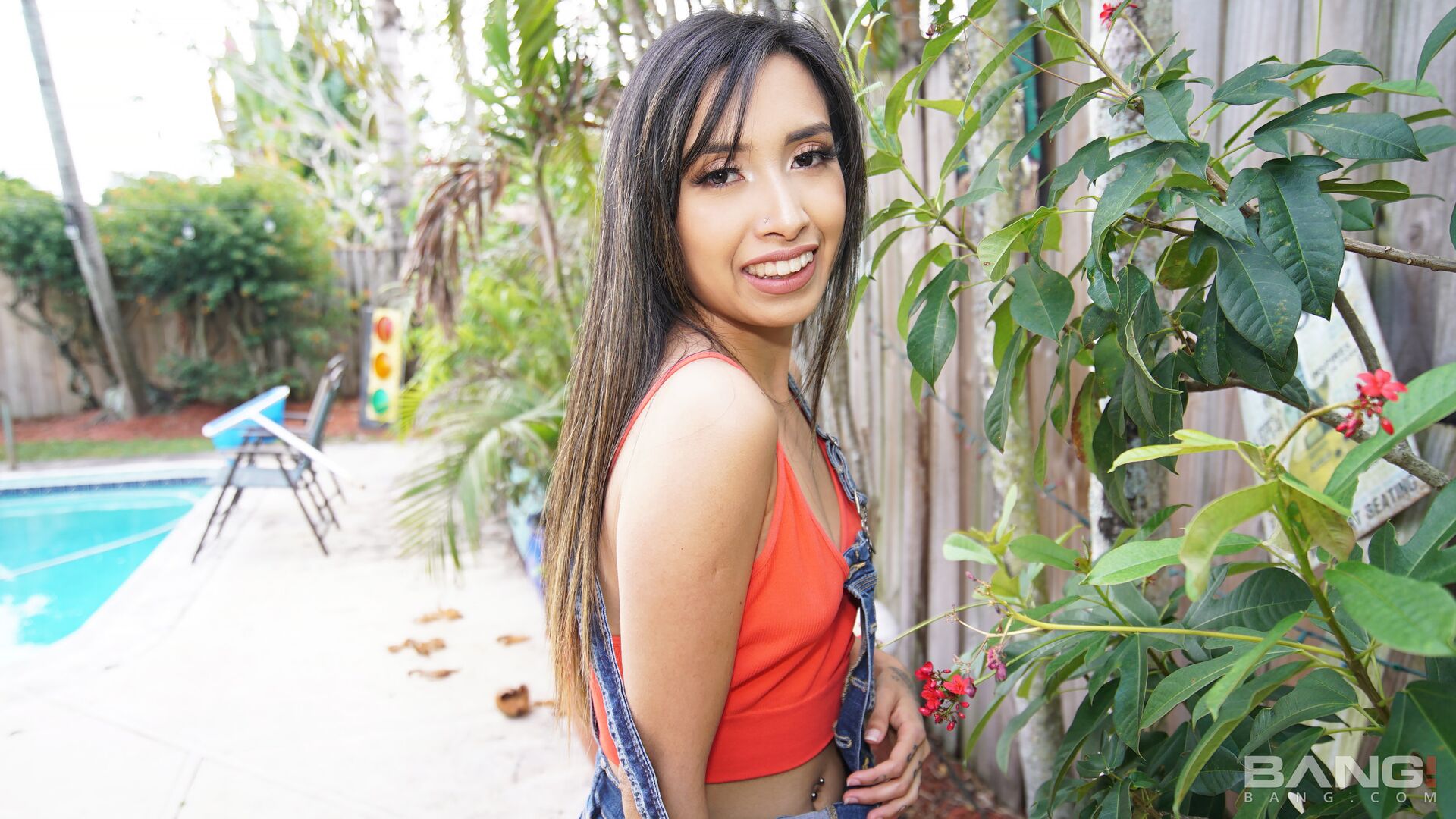 Paulina Ruiz Will Suck Your Dick To Clean Your Pool