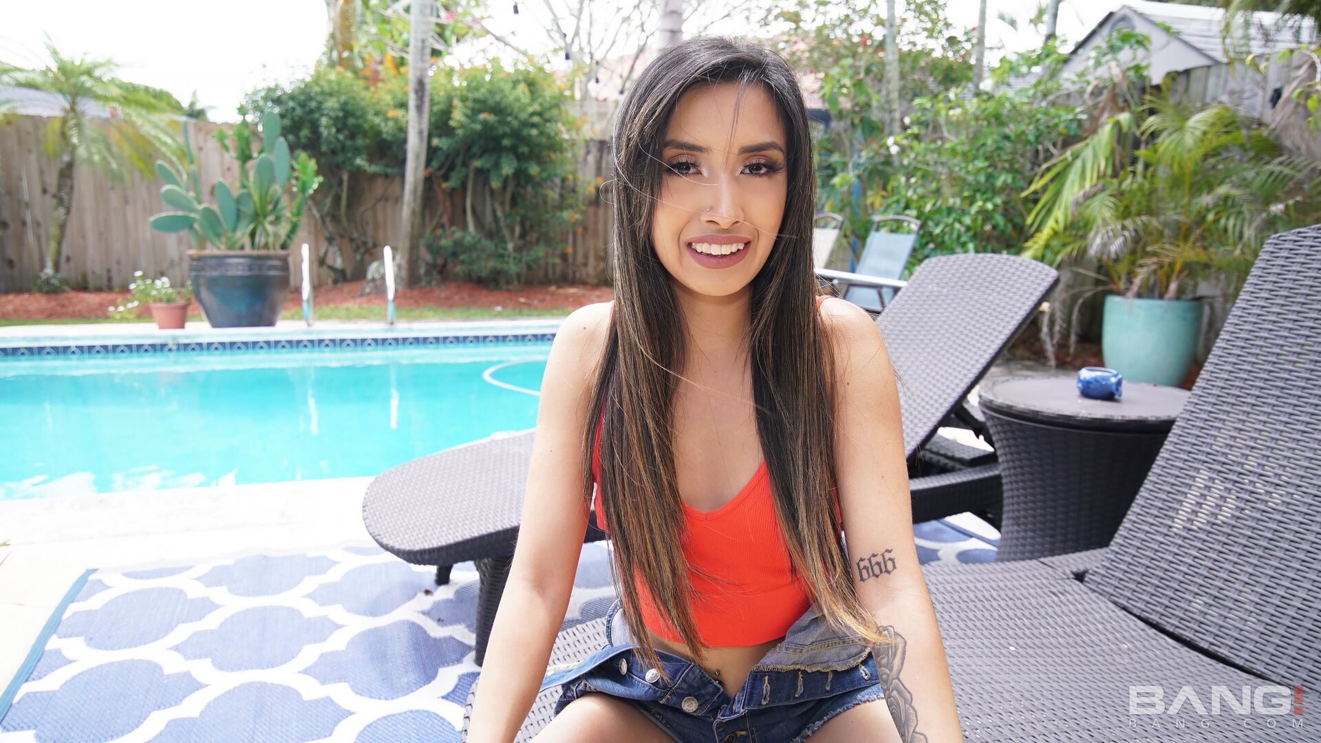 Paulina Ruiz Will Suck Your Dick To Clean Your Pool