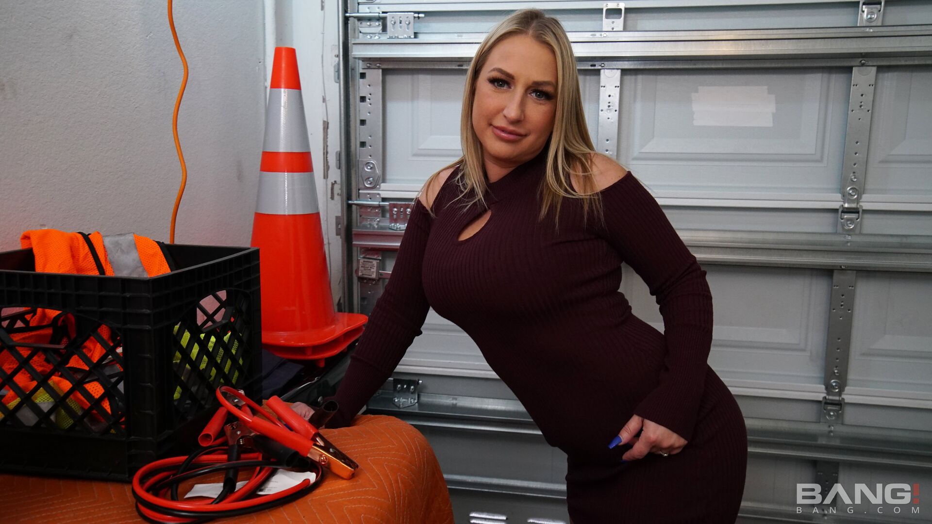 Quinn Waters Offers Up Her Pussy In Return For Car Repairs
