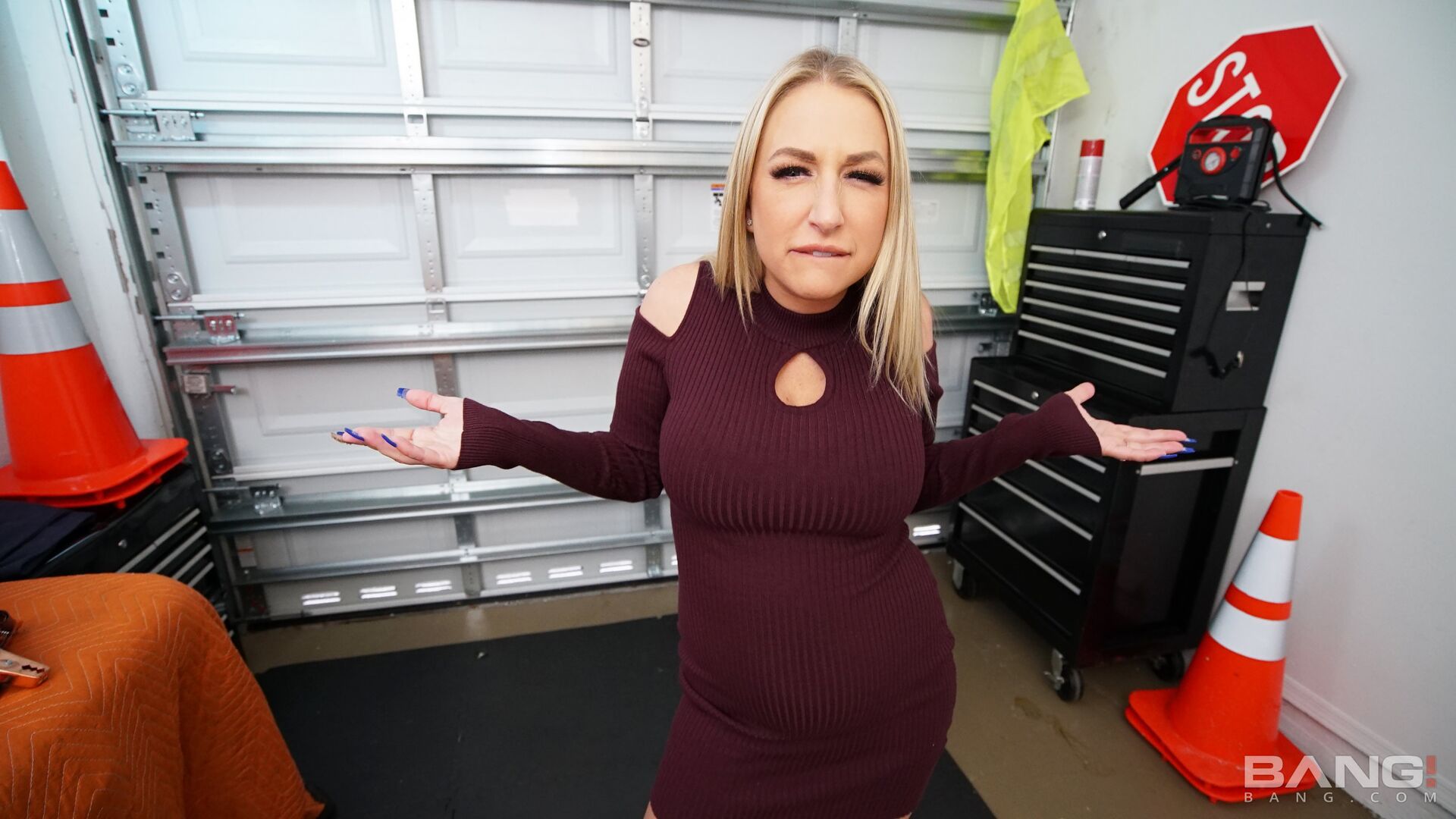 Quinn Waters Offers Up Her Pussy In Return For Car Repairs