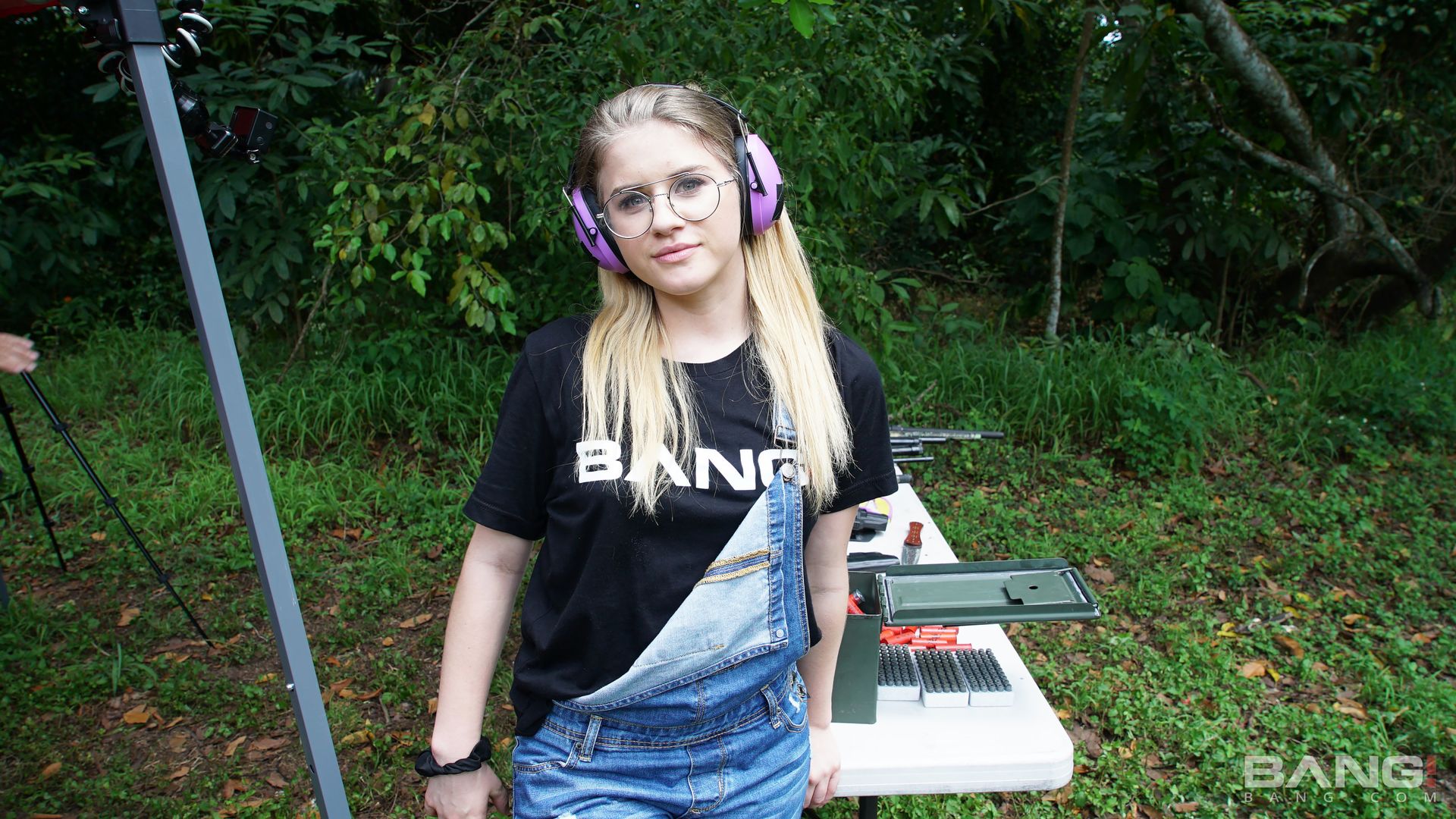 Taylor Blake Shoots Guns And Gets Fucked At A Public Gun Range