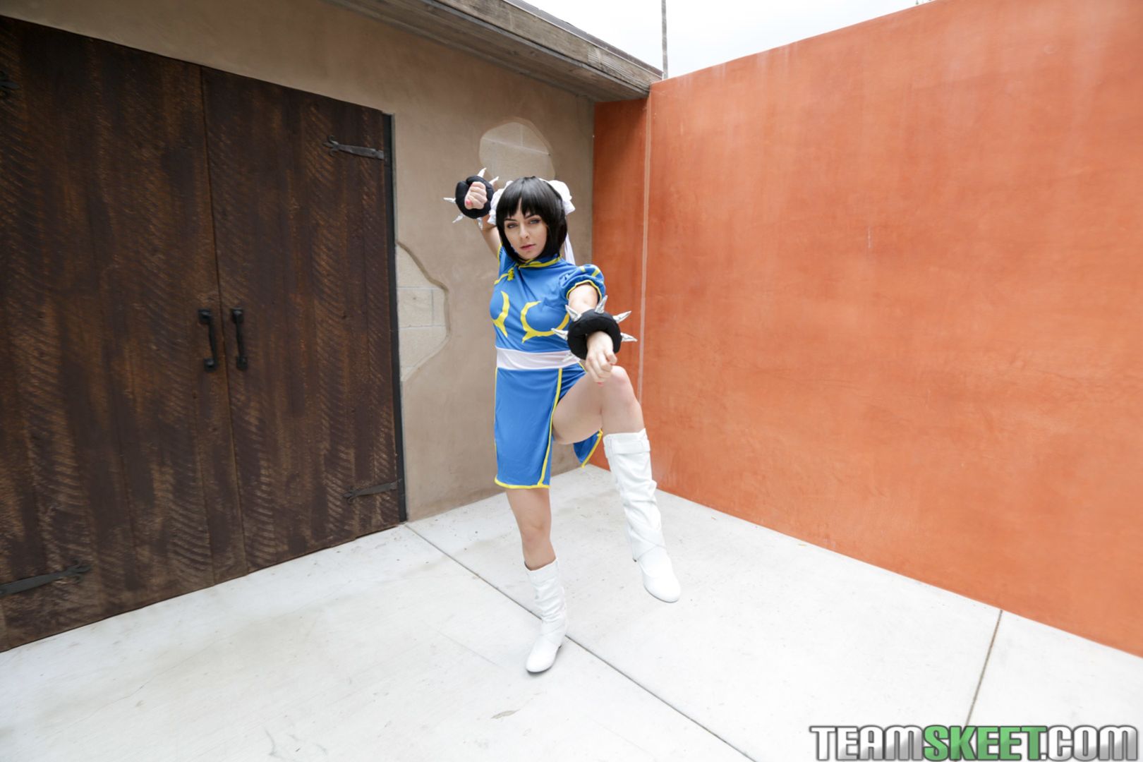 Back Street Fighter: Cosplay Queen
