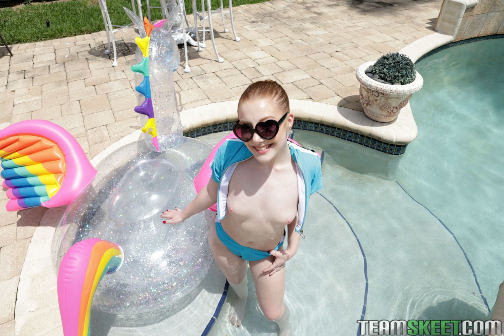Tiny Cum In The Sun