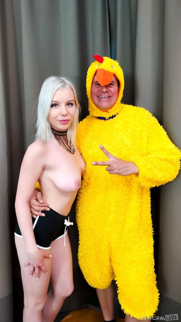 Horny Teen Mary Monroe Gets a Creampie from Porno Dan who is more than Twice Her Age!