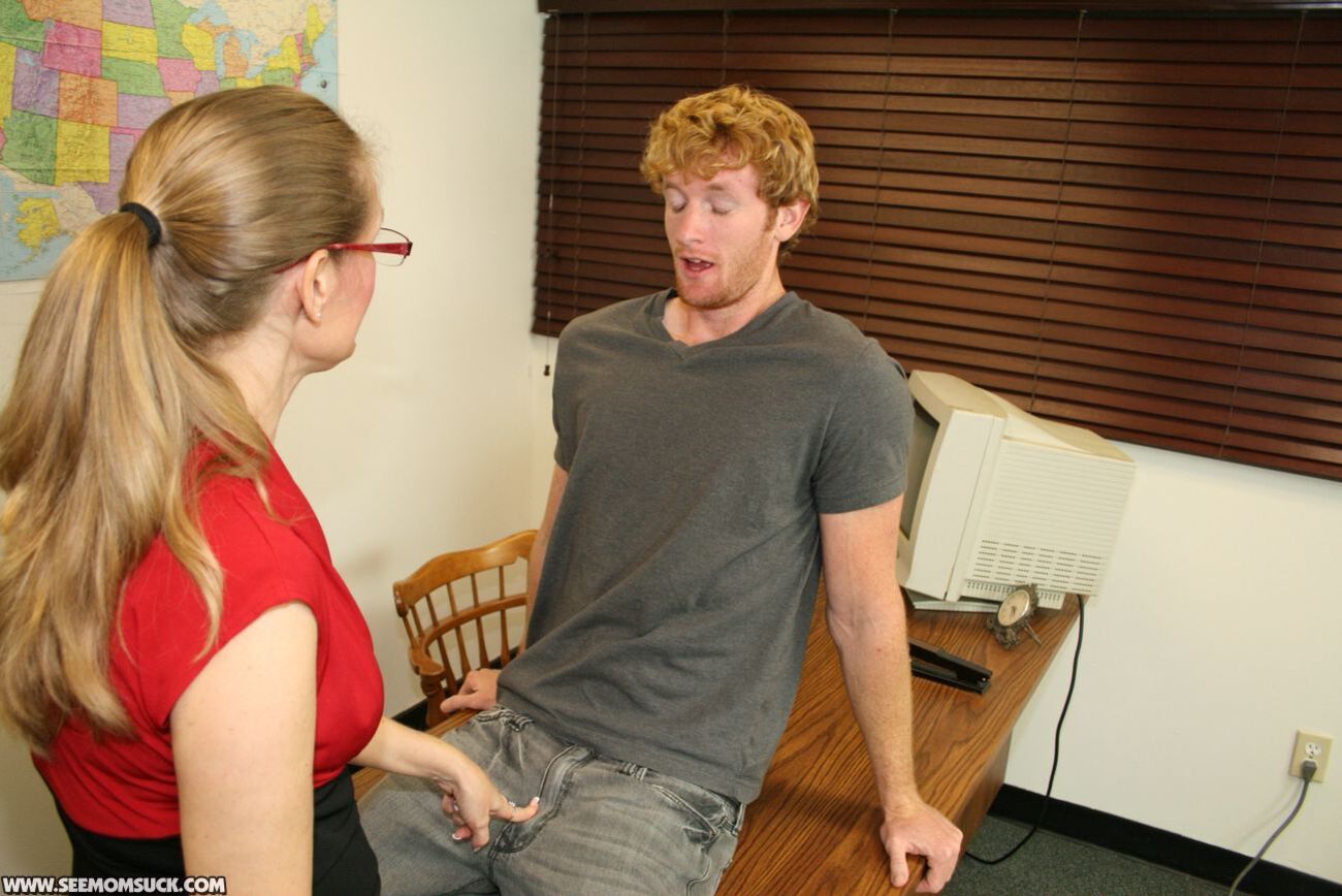 Milf Sara James Facial