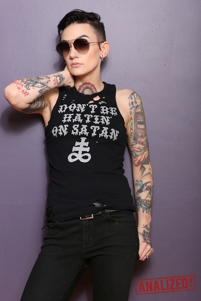 Nikki Hearts Gets ANALIZED