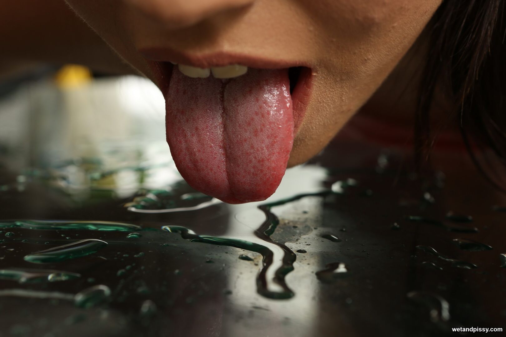 KEIRA K — PISS PLAY DEBUT