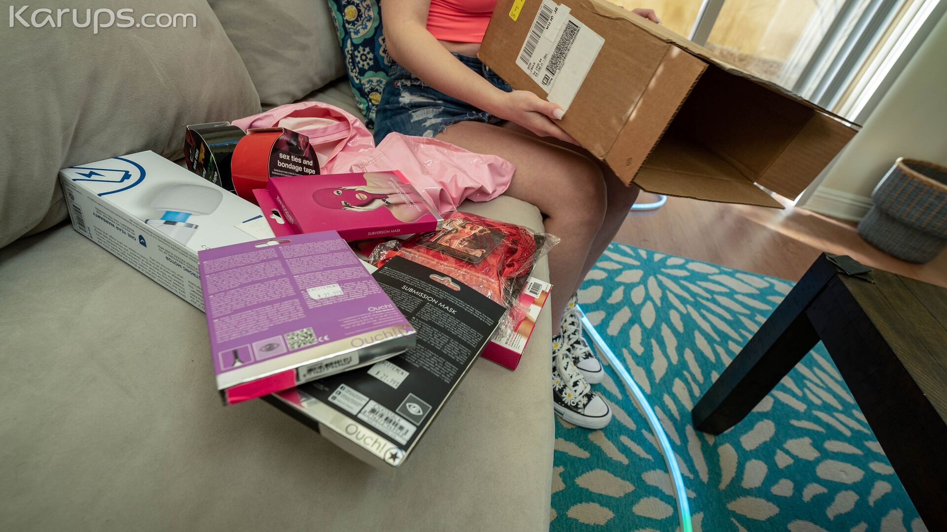 HANDLE MY PACKAGE