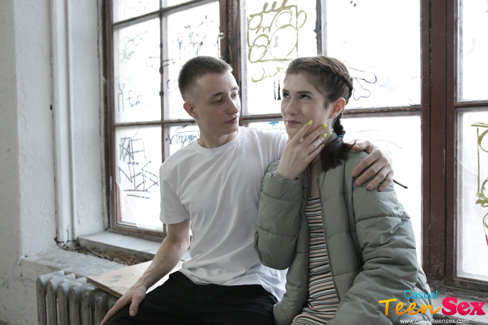 Teen angel enjoying hot fuck