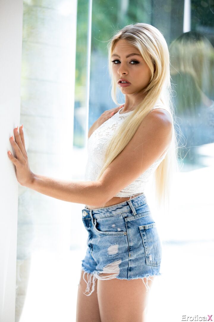HIGH SCHOOL SWEETHEART