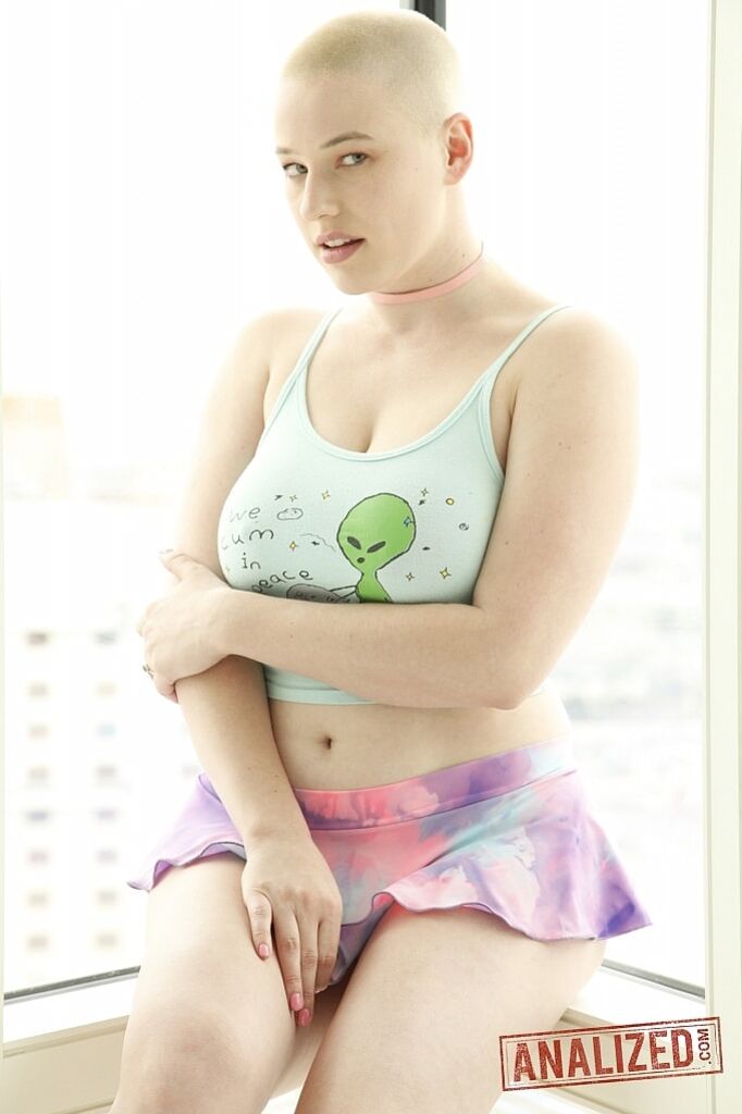 Riley Nixon Big Tits And A Big Gape