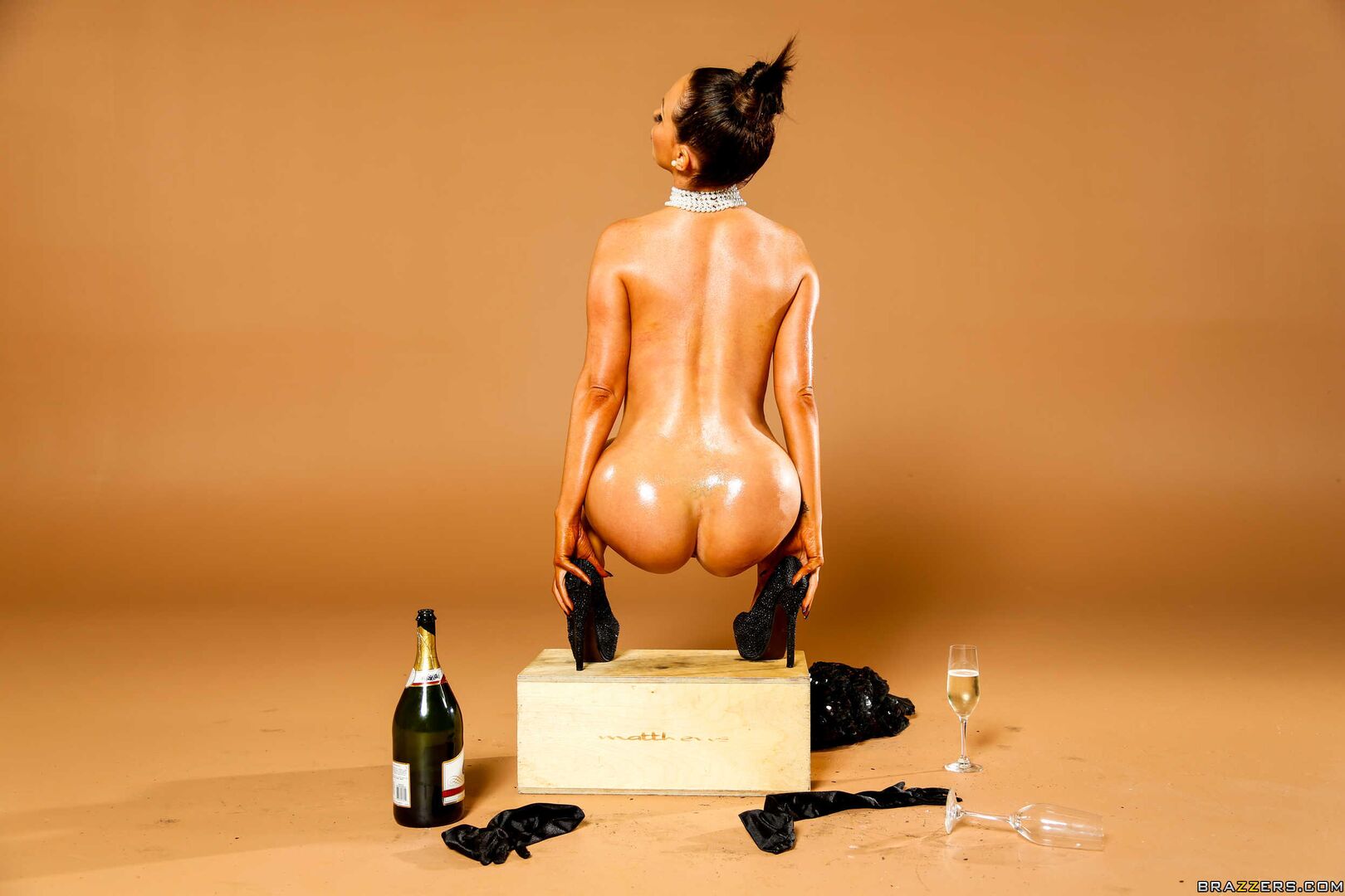 Break The Internet... For Real This Time