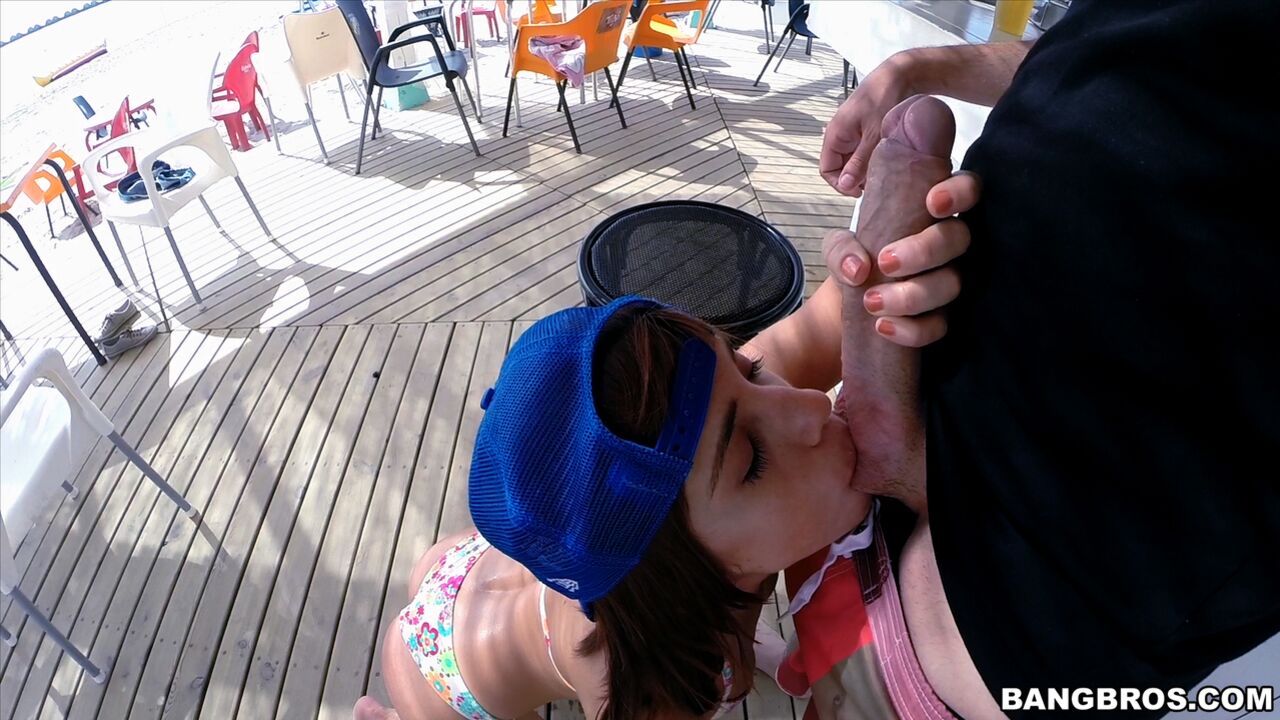 Hot Sex On The Public Beach