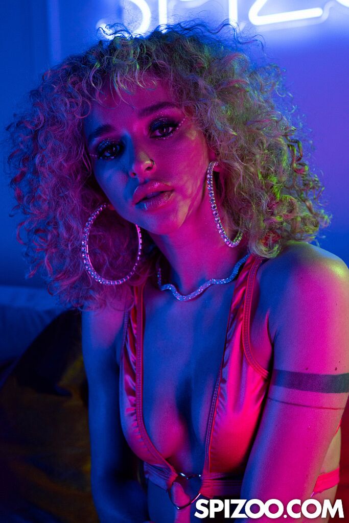 GeishaKyd Gets Intimate With Max Dior