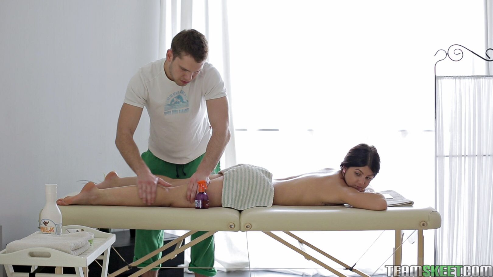 Mackenzie Loves Anal
