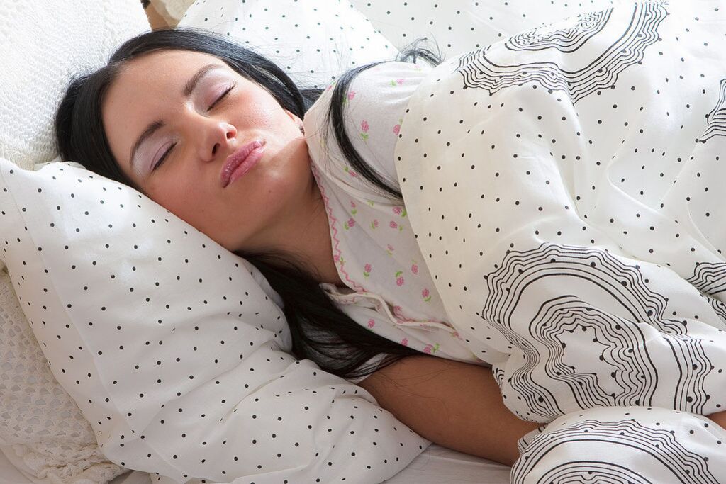 Morning Sex is the Best with Gorgeous Teen Julie!