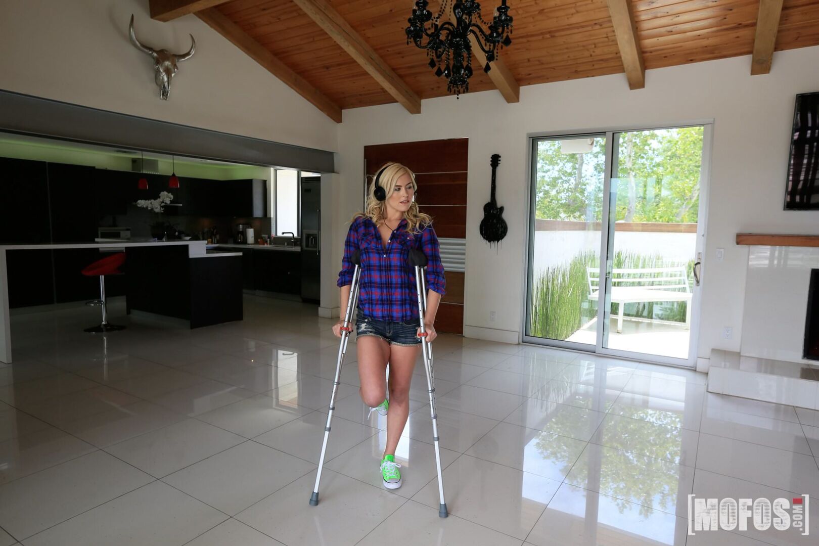 Twerking Blonde Blows Insurance Guy